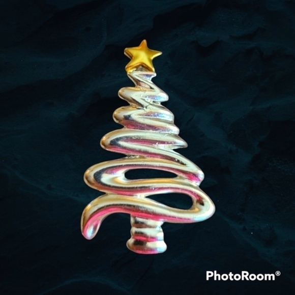 Vintage Jewelry - VTG Silvertone Swirled Christmas Tree Star Holiday Brooch Pin